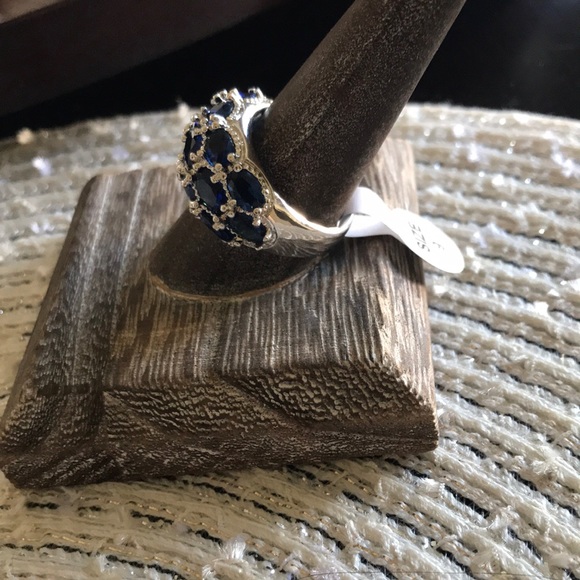 New lab created deep blue gemstone, 925 slvr plated sz 9 ring - Picture 4 of 6